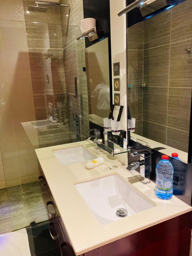 Boun'S Hotel Яунде Экстерьер фото